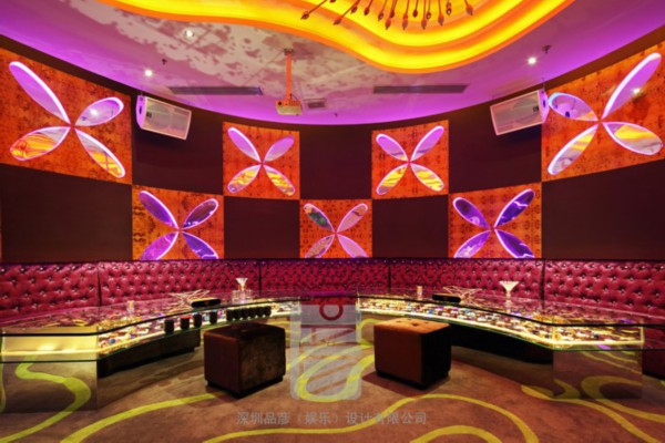 老成都街头，品味茶香中的健康休闲生活(成都喝茶的老街在哪里)